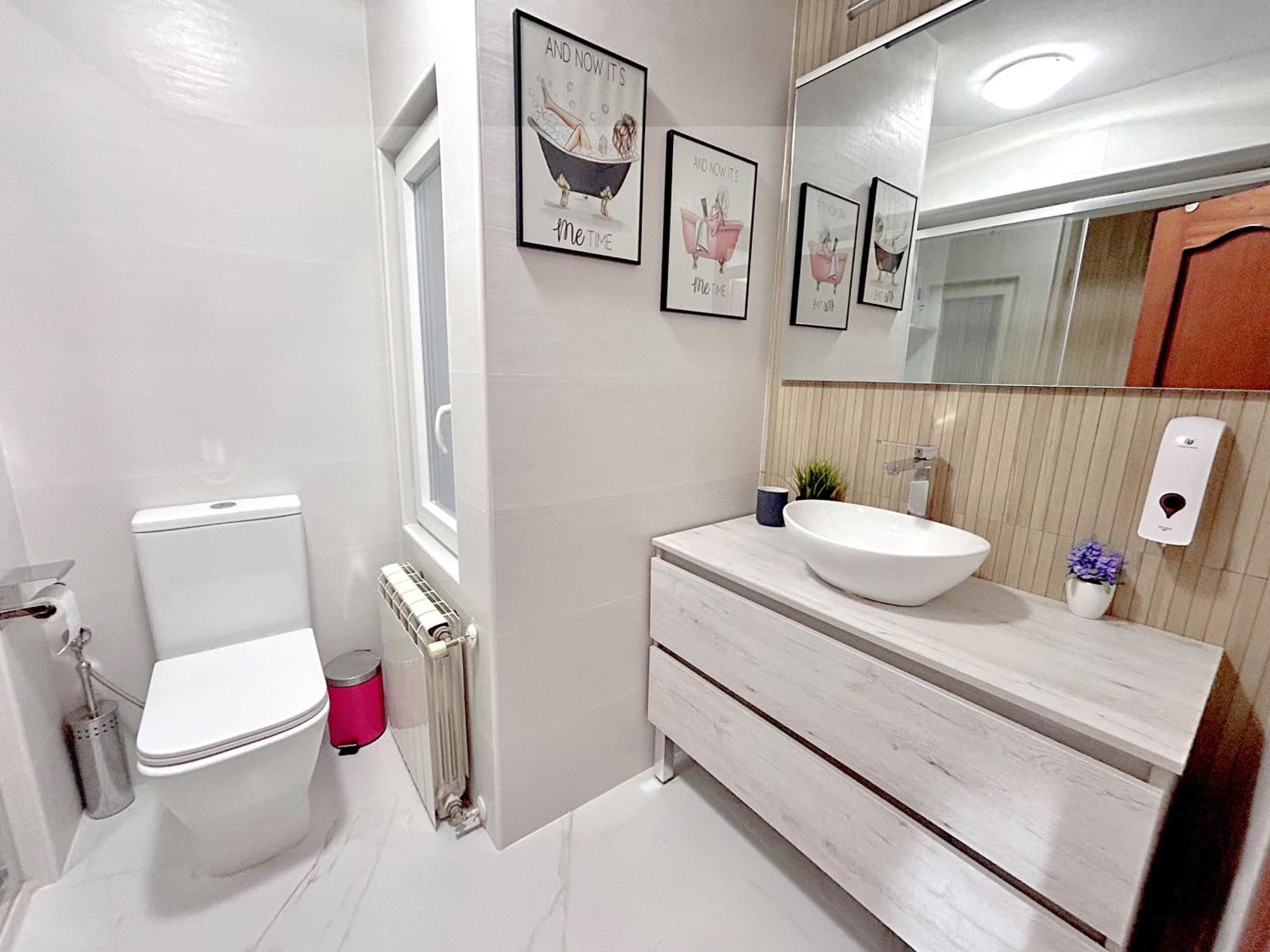 Appartement Nuevo Cerca Centro , Wifi Y Calefaccion à Oviede Extérieur photo